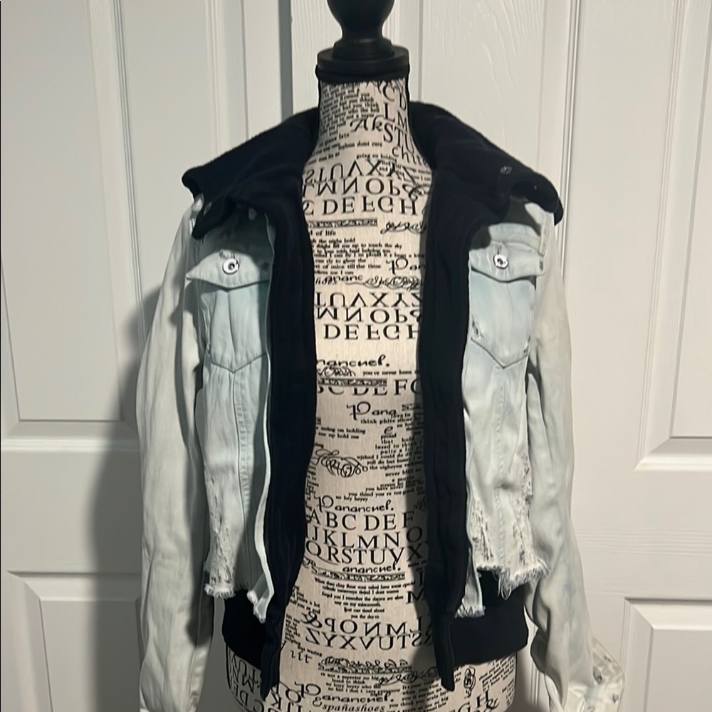 Women's Cream Denim Jacket - Picture 6 of 9